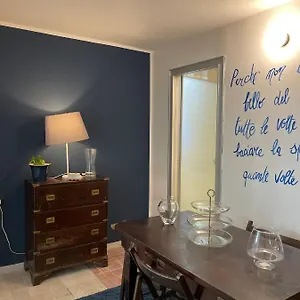 Splendida Taverna Dotata Di Tutti I Comfort A 500 Mt Dal Mare Appartamento Marina Di Carrara