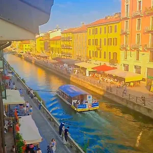 Alzaia Naviglio Grande Appartamento Milano